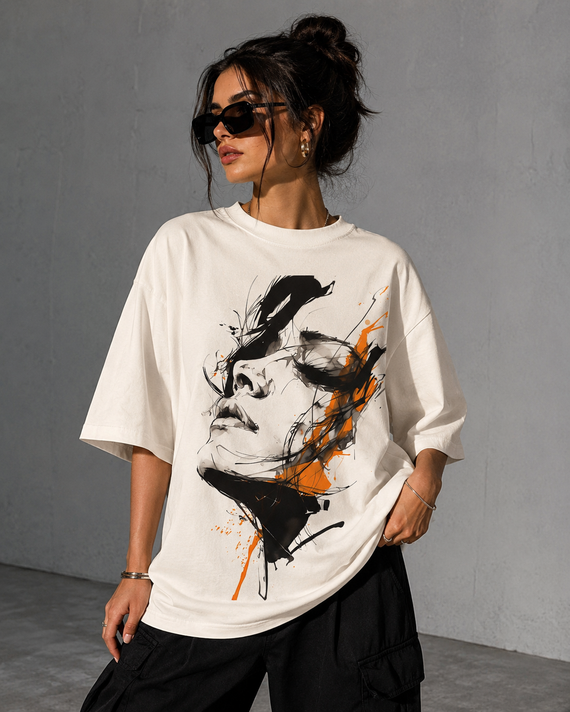 Abstract Face Oversized Tee – Off White